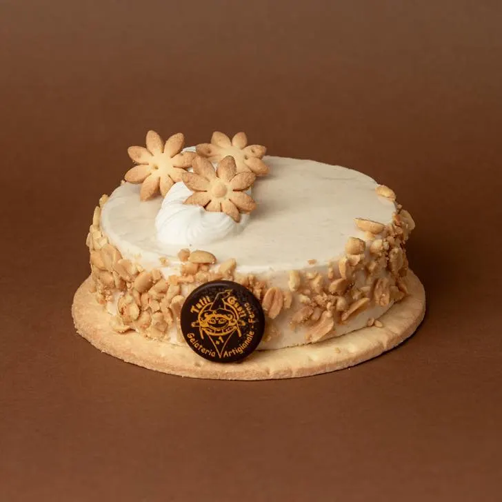 Torta gelato con arachidi e biscotti a forma di fiore, con il disco di cioccolato Tutti Gusti +1